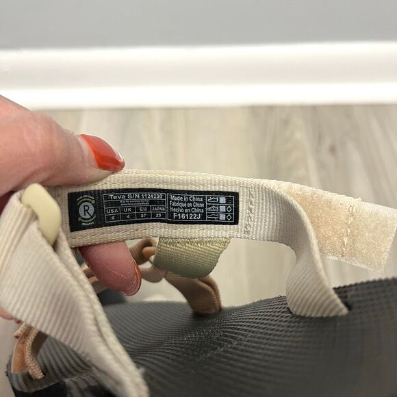 Teva Sandals Women’s 6 Universal Slip On Mule Slide - Picture 5 of 5